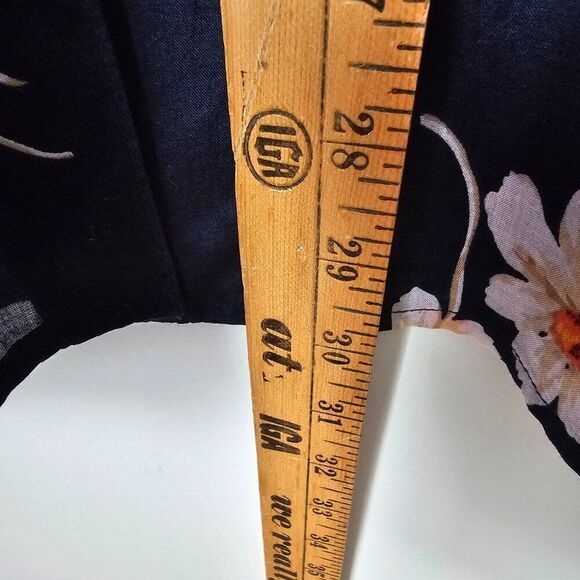 EUC LIKE NEW LIZ CLAIBORNE BLUE WHITE FLORAL BUTTON DOWN SHIRT SIZE M - Picture 12 of 12